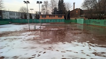 a budakalászi tenisz pálya télen