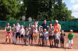 Kedvezményes teniszoktatás nyáron a budakalászi gyerekeknek!